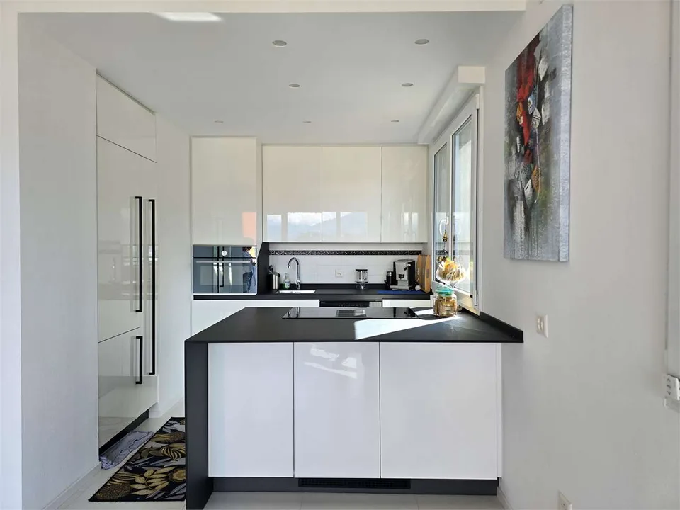 Paradies - Helles 4.5-Zimmer-Wohnung mit großzügigen Räumen und modernen Ausstattungen