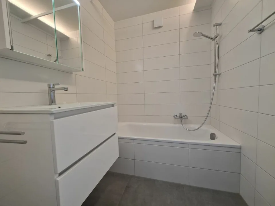 Renoviert! 4.5-Zimmer-Wohnung im oberen Erdgeschoss – Foto 11 von 16