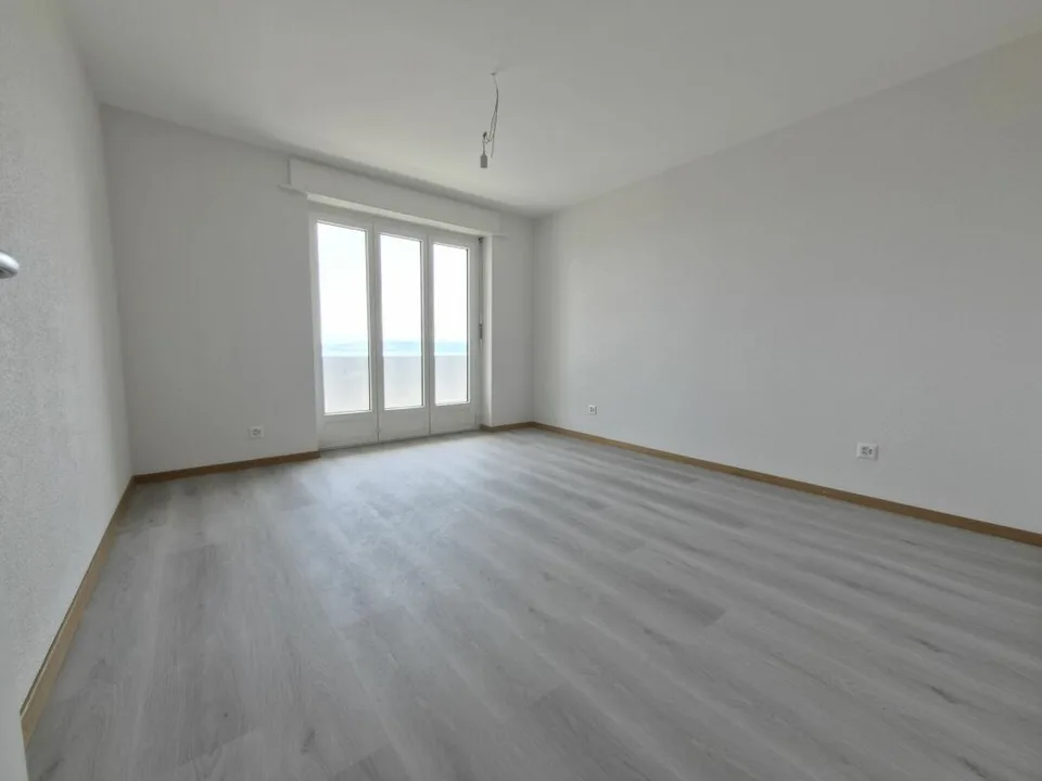 Renoviert! 4.5-Zimmer-Wohnung im oberen Erdgeschoss – Foto 9 von 16