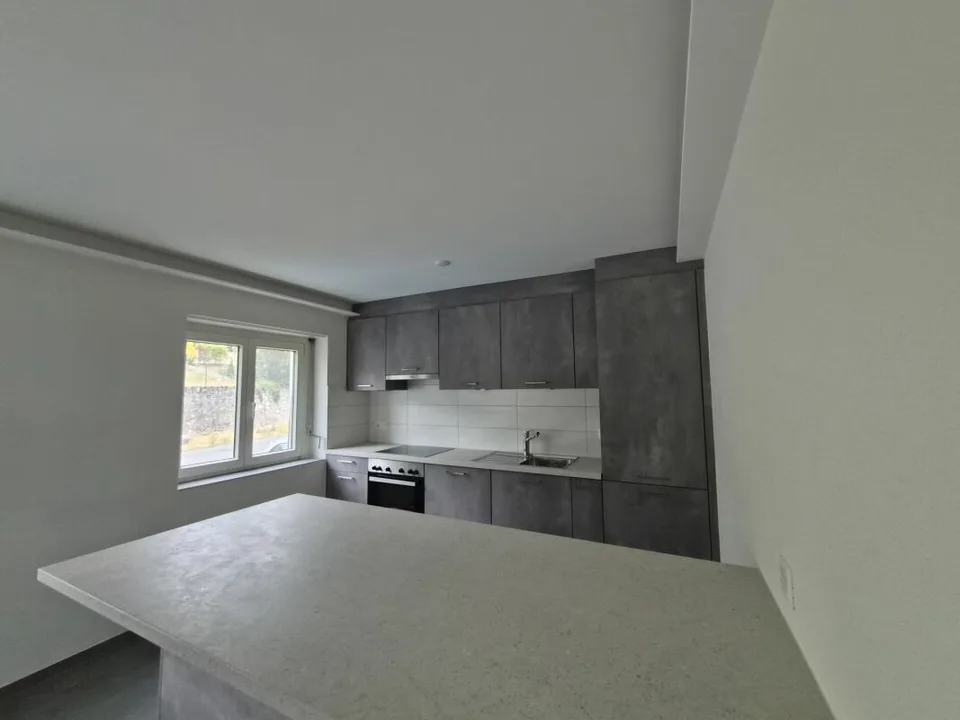 Renoviert! 4.5-Zimmer-Wohnung im oberen Erdgeschoss – Foto 6 von 16