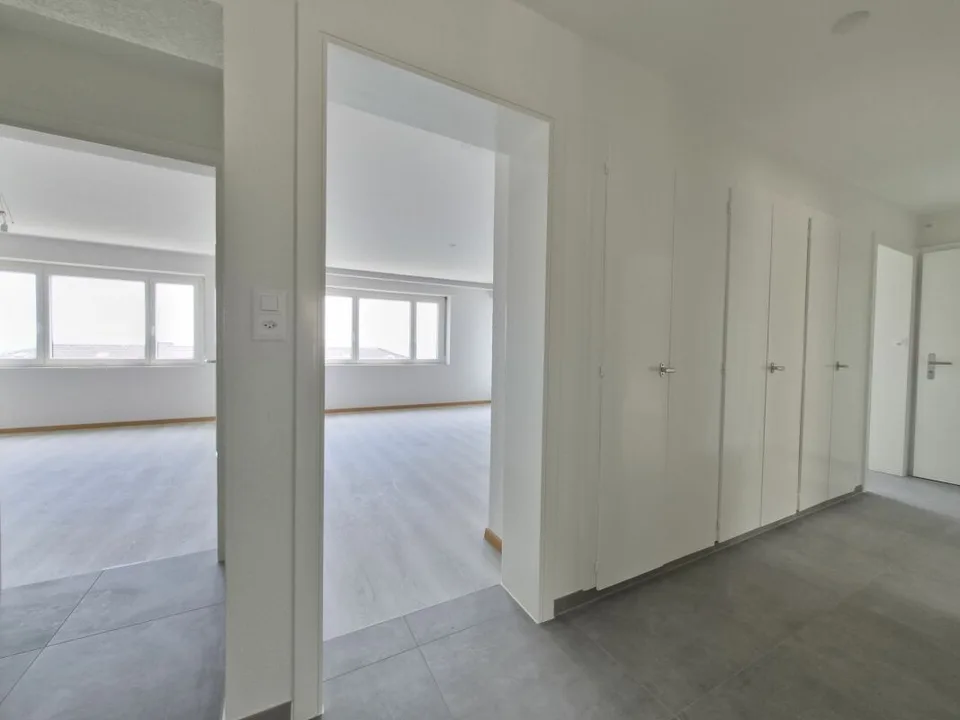 Renoviert! 4.5-Zimmer-Wohnung im oberen Erdgeschoss – Foto 8 von 16