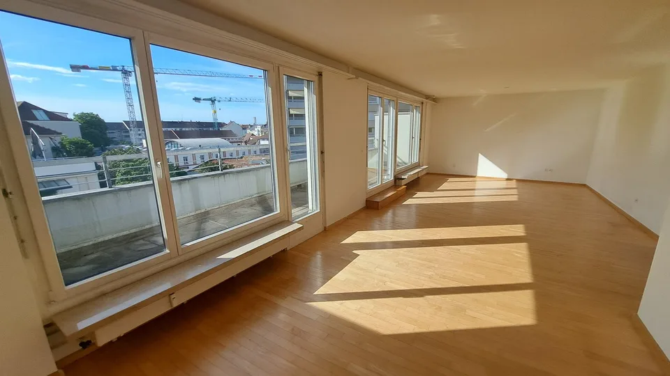 Traumhafte 4.5-Zimmer-Dachwohnung an der Palmenstrasse in Basel