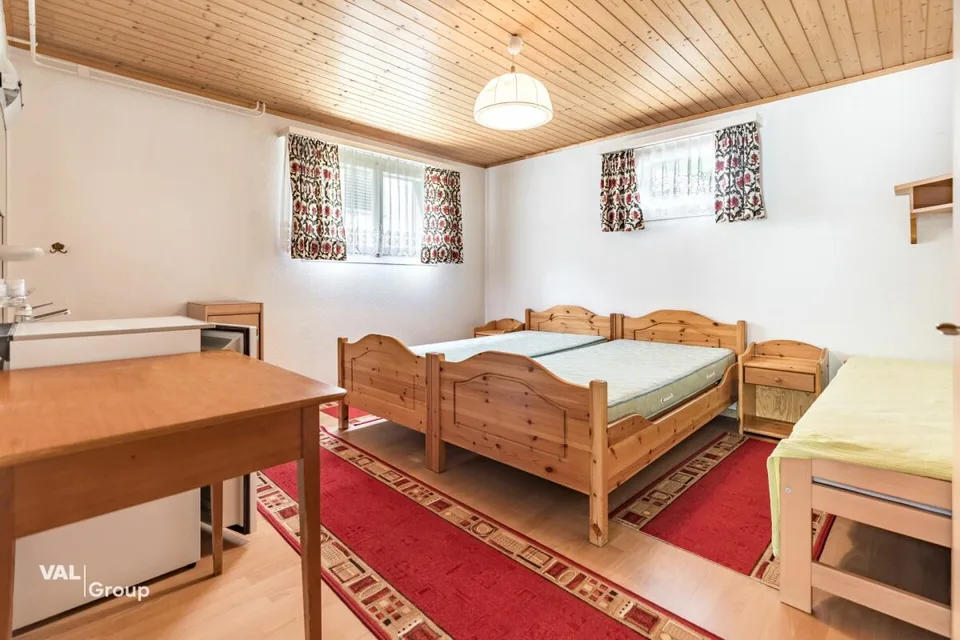 Interessantes Haus mit vielen Zimmern und flexibler Nutzung