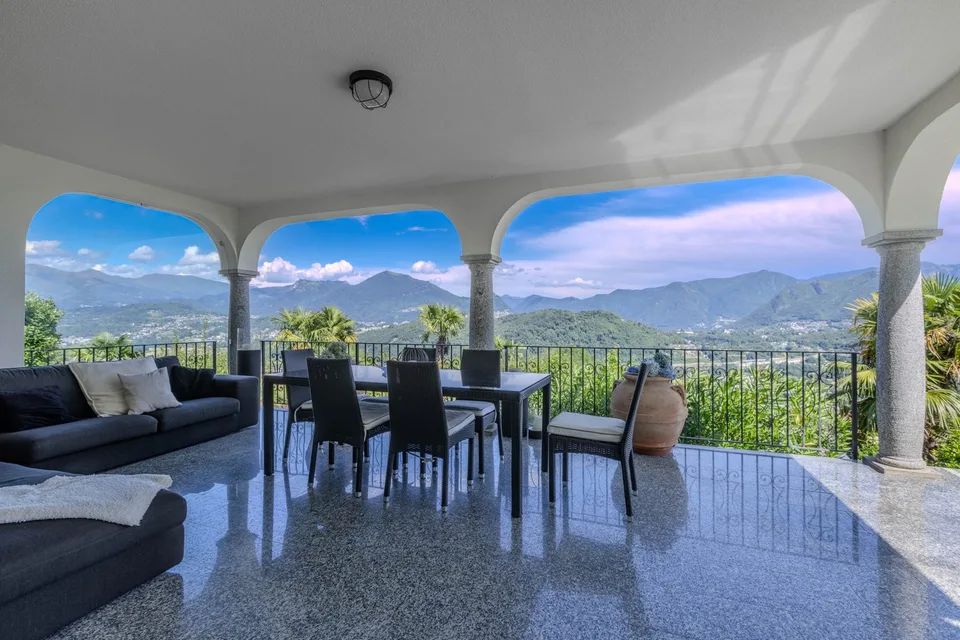 Gemütliche Villa mit grossem Garten und Seeblick – Foto 11 von 13