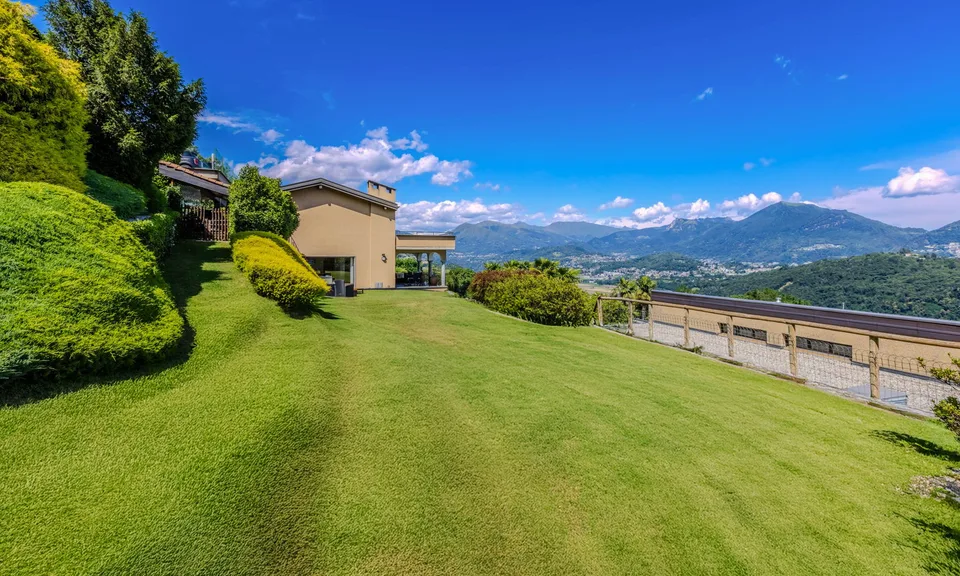 Gemütliche Villa mit grossem Garten und Seeblick – Foto 13 von 13
