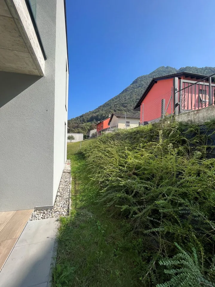 Res. Mikael, 2.5-Zimmer-Wohnung mit Garten, Arbedo