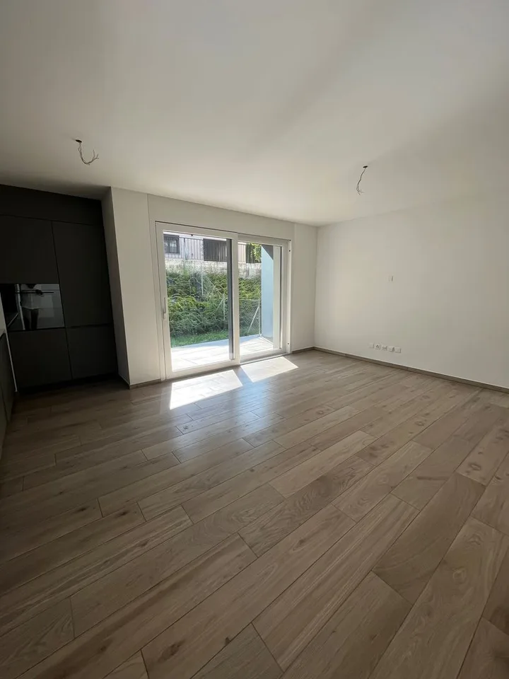 Res. Mikael, 2.5-Zimmer-Wohnung mit Garten, Arbedo