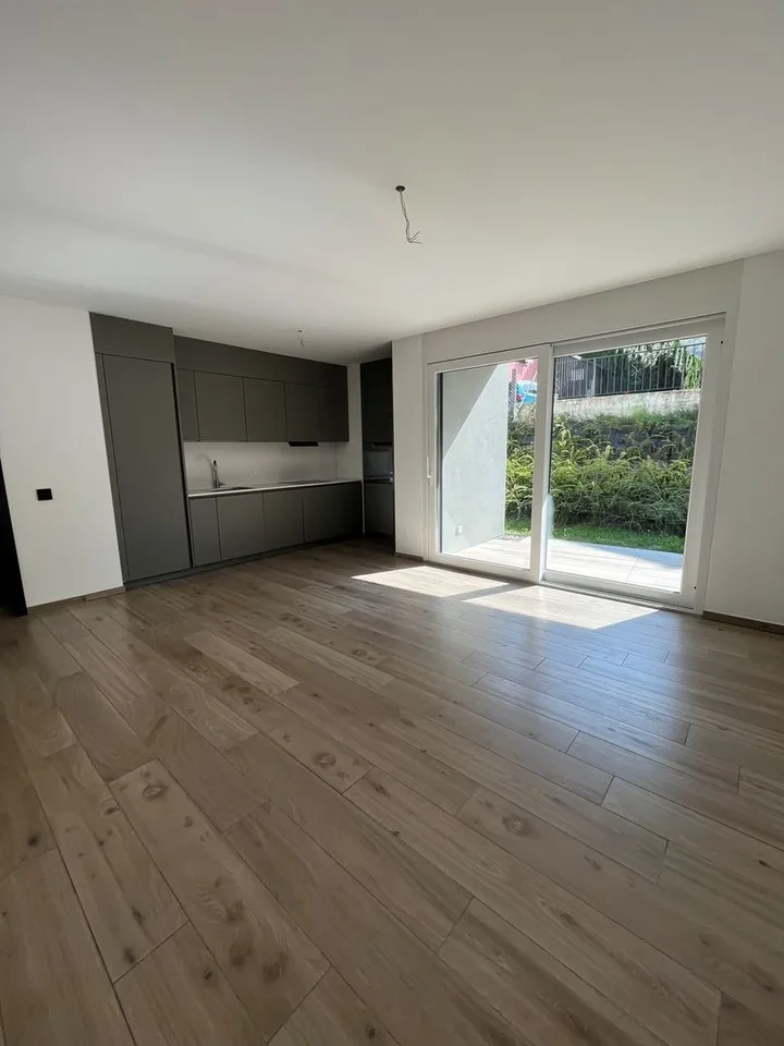 Res. Mikael, 2.5-Zimmer-Wohnung mit Garten, Arbedo