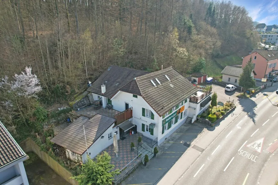 Attraktives Wohn- und Geschäftshaus mit 5.3% Rendite & Ausbaupotenzial