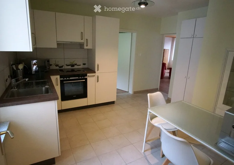 Schönes 2,5-Zimmer-Wohnung möbliert/ausrüstet zur Miete in Le Locle