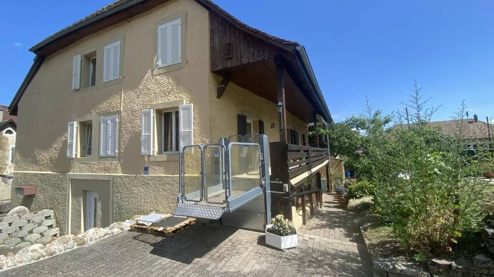 Familienvilla oder 3-Wohnungseinheiten in Baulmes
