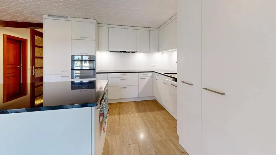Familienvilla oder 3-Wohnungseinheiten in Baulmes