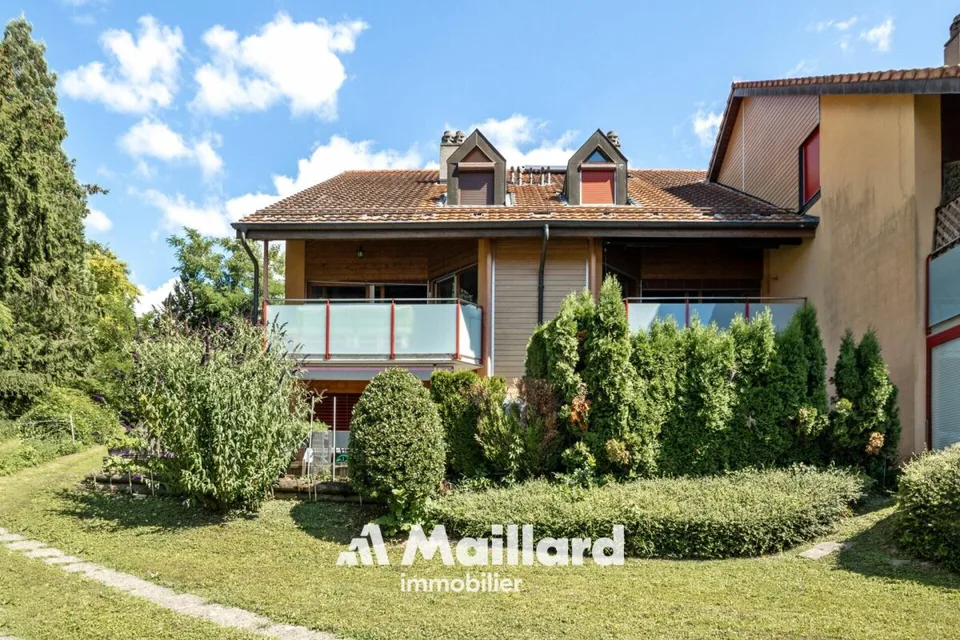 Ampio duplex di 5.5 locali con bei volumi