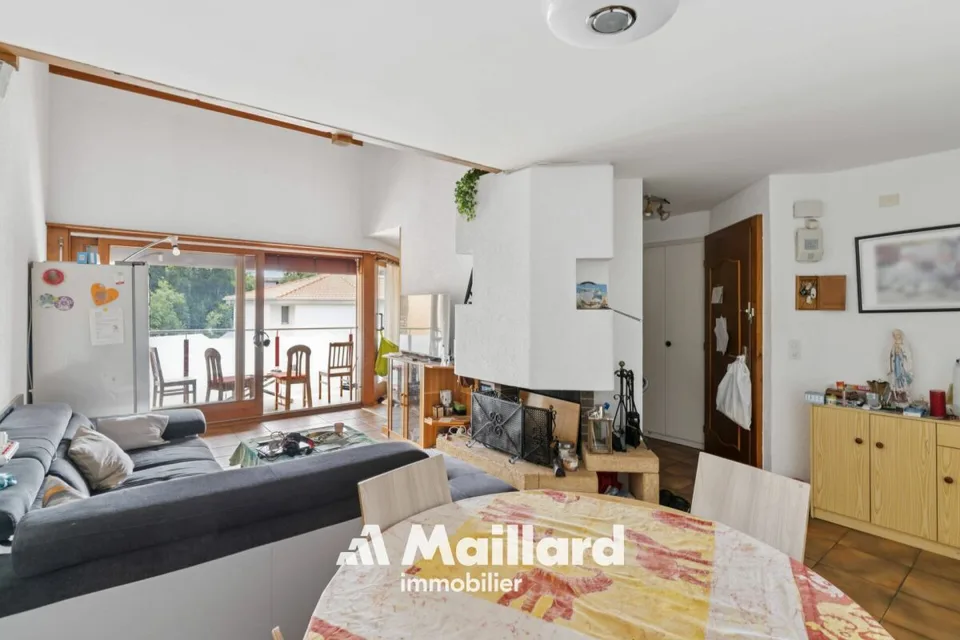 Ampio duplex di 5.5 locali con bei volumi