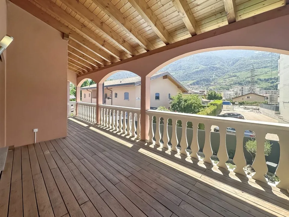 Saxon - 184 m² attic in a quiet location, covered terrace and 2 covered parking spaces