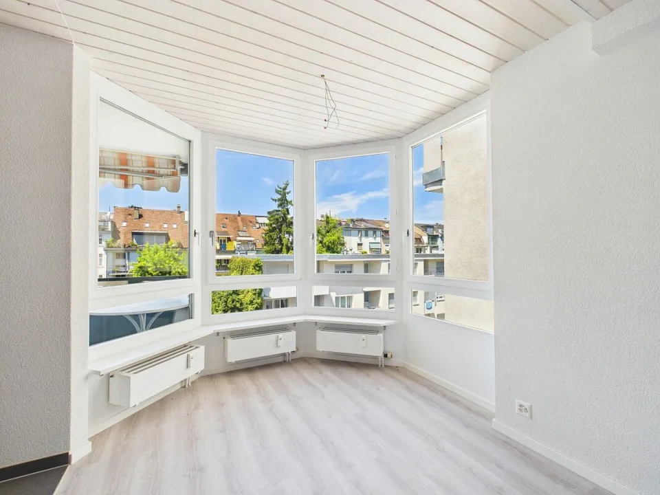 Helle 4.5-Zimmer-Wohnung mit Weitblick & Gartenmitbenutzung