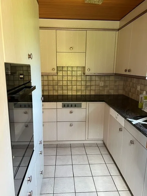 Appartement spacieux 4.5 pièces avec jardin d'hiver à louer à Kandergrund