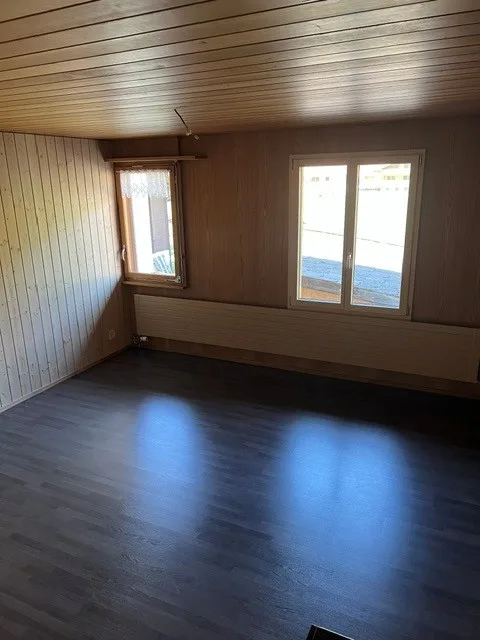 Spacious 4.5-room apartment with winter garden for rent in Kandergrund – photo 7 of 19
