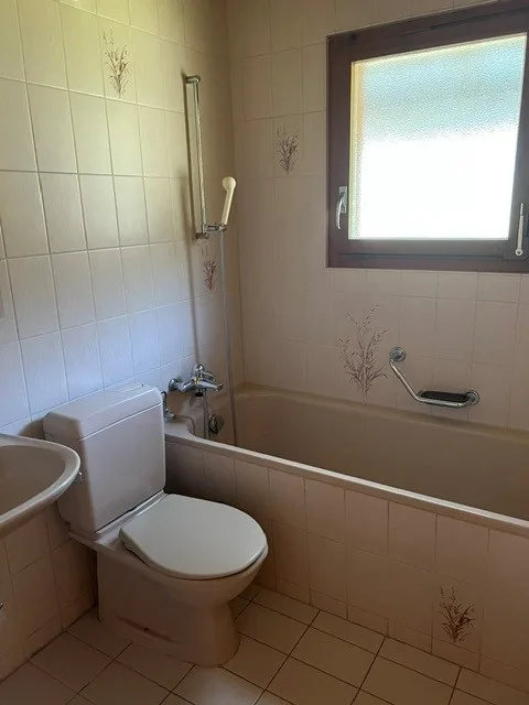 Appartement spacieux 4.5 pièces avec jardin d'hiver à louer à Kandergrund