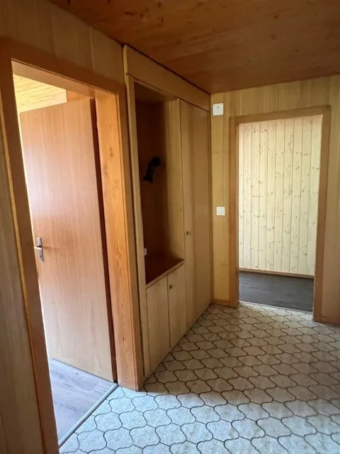 Spacious 4.5-room apartment with winter garden for rent in Kandergrund – photo 11 of 19