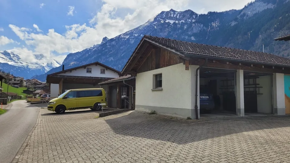 Appartement spacieux 4.5 pièces avec jardin d'hiver à louer à Kandergrund