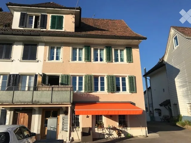 Appartamento di 3 locali in un edificio storico con vista a Schönenberg ZH
