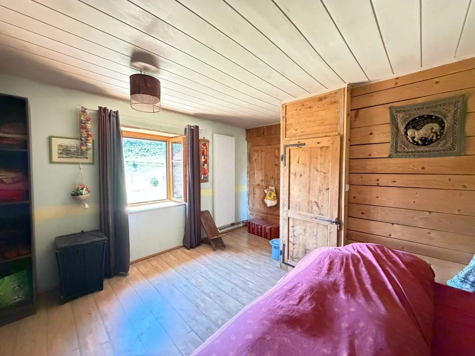 France voisine, Châtel-Blanc, à vendre charmante fermette Franc-Comtoise – photo 13 sur 26