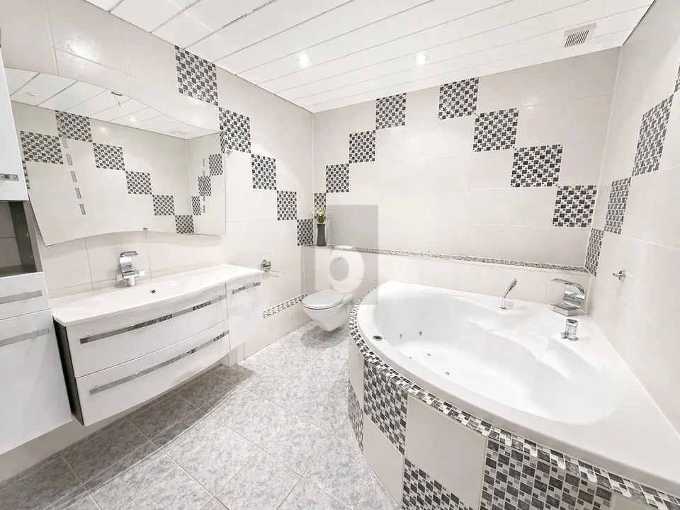 MULTIPLI USI CON CUCINA E BAGNO