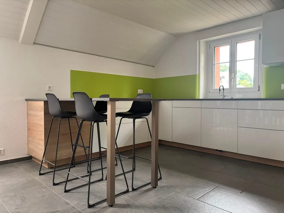 Superbe appartement en attique de 144 m² – Entièrement rénové