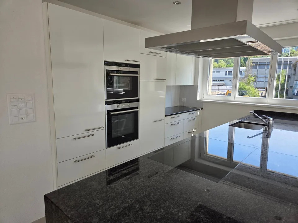 Moderne 3.5-Zimmerwohnung mit sonnigem Balkon