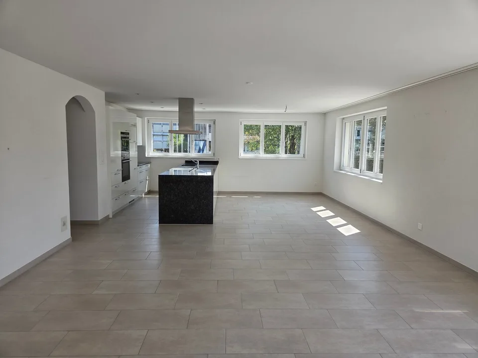 Moderne 3.5-Zimmerwohnung mit sonnigem Balkon