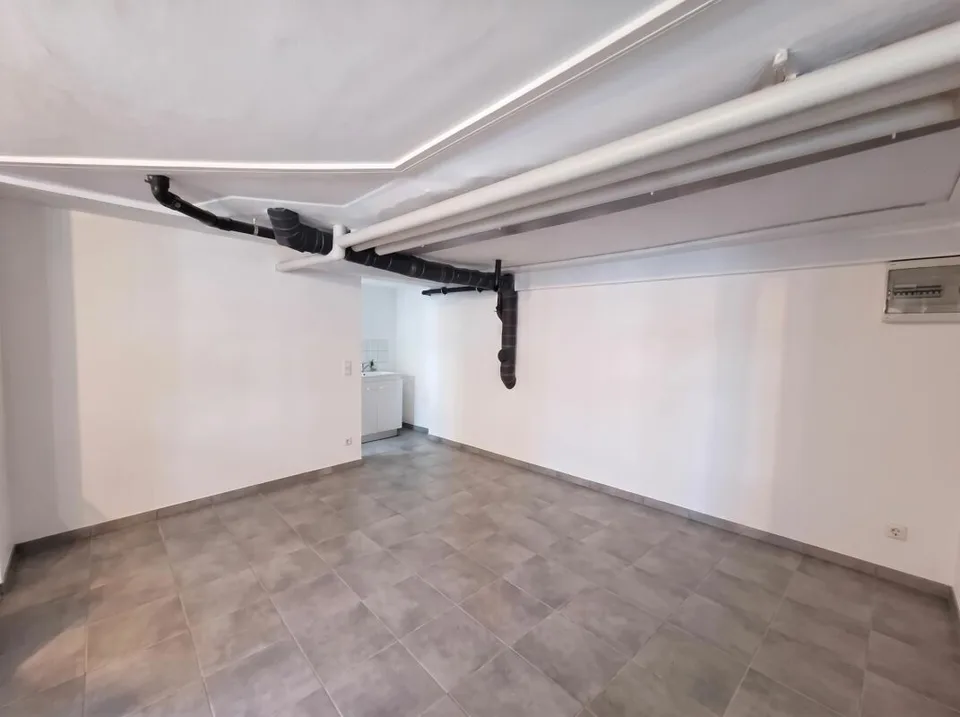 Studio, Office
