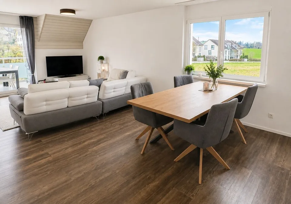 4.5-Zi-Maisonette-Dachwohnung mit Blick ins Grüne (urspr. 5.5-6.5-Zi)