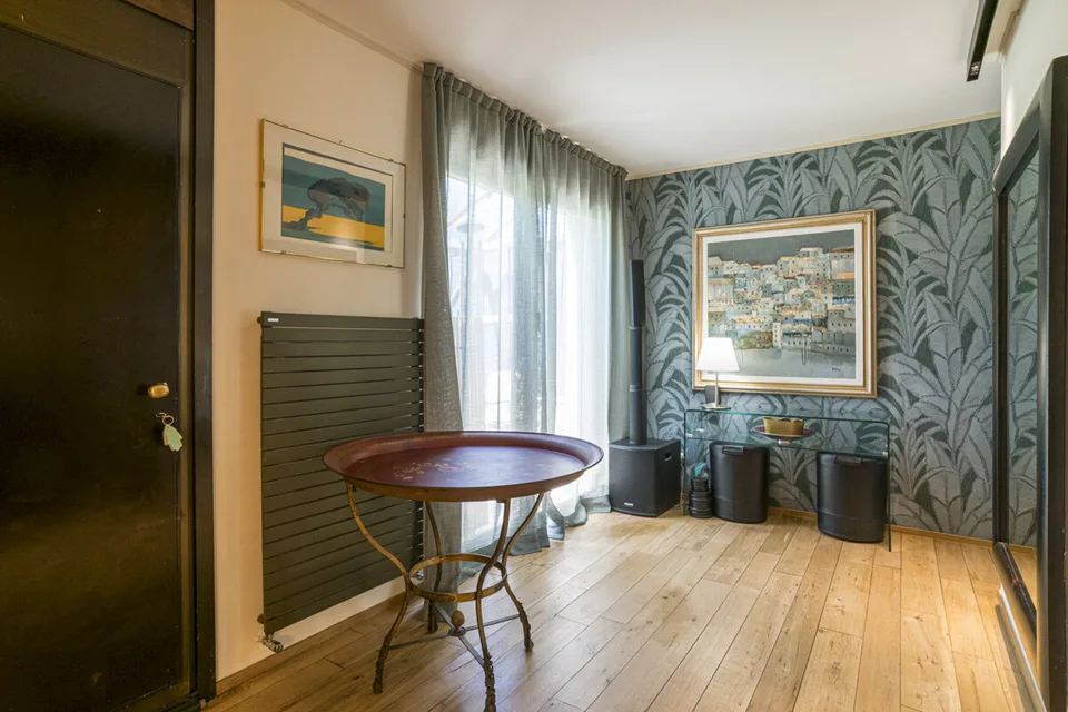 COLLINA DORO: CASA CON GIARDINO IN RESIDENCE CON PISCINA E TENNIS – foto 6 di 13