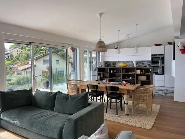 Prachtige 5.5-Zimmer-Wohnung im 1. Stock mit Seeblick und großem Balkon von 47m2