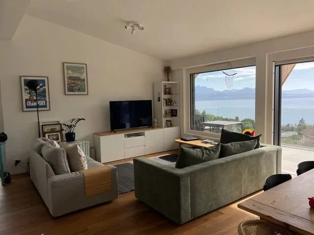 Prächtige 5.5-Zimmer-Wohnung im 1. Stock mit Seeblick und großem Balkon von 47m2
