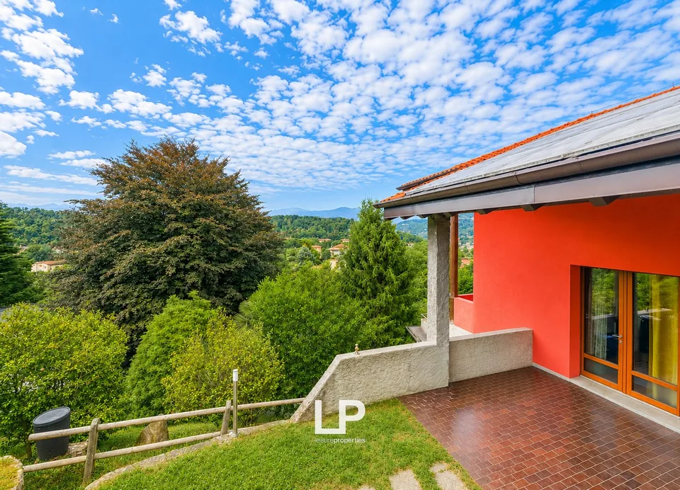 Villa indépendante à Laveno – photo 6 sur 13