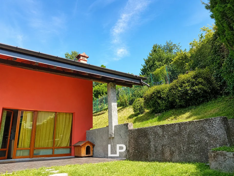 Villa indépendante à Laveno – photo 7 sur 13