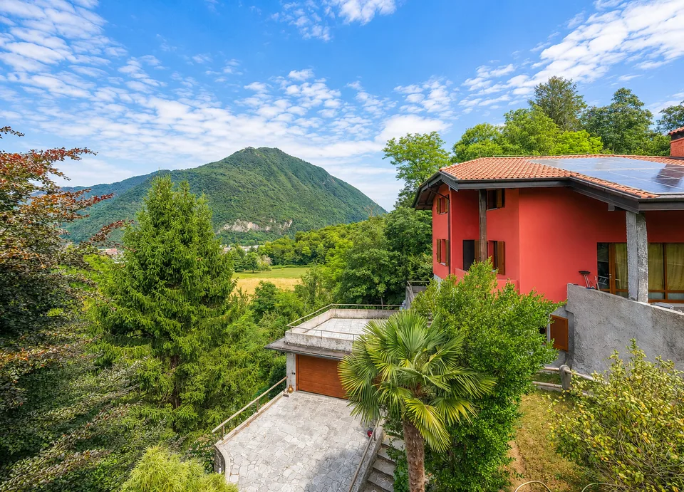 Villa indipendente a Laveno