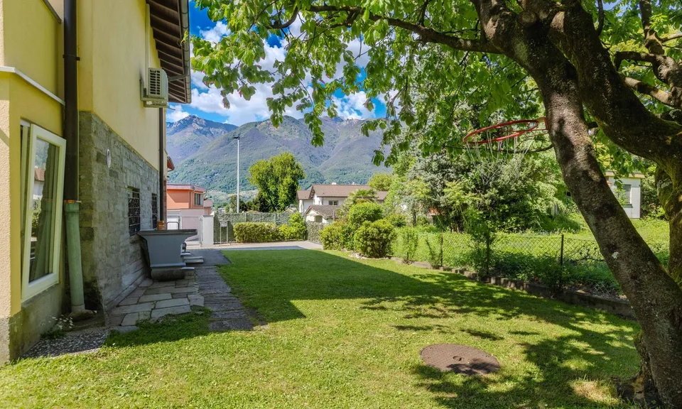 Faszinierendes Haus mit 4,5 Zimmern und Garten in Cadenazzo