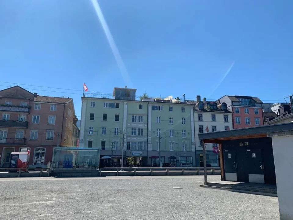Investimento fronte lago! Edificio residenziale con 12 unità - posizione di prima classe!