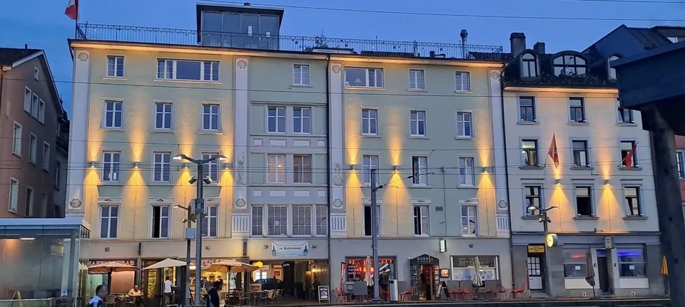 Lakefront Investment! MFH mit 12 Einheiten - erstklassiger Lage!