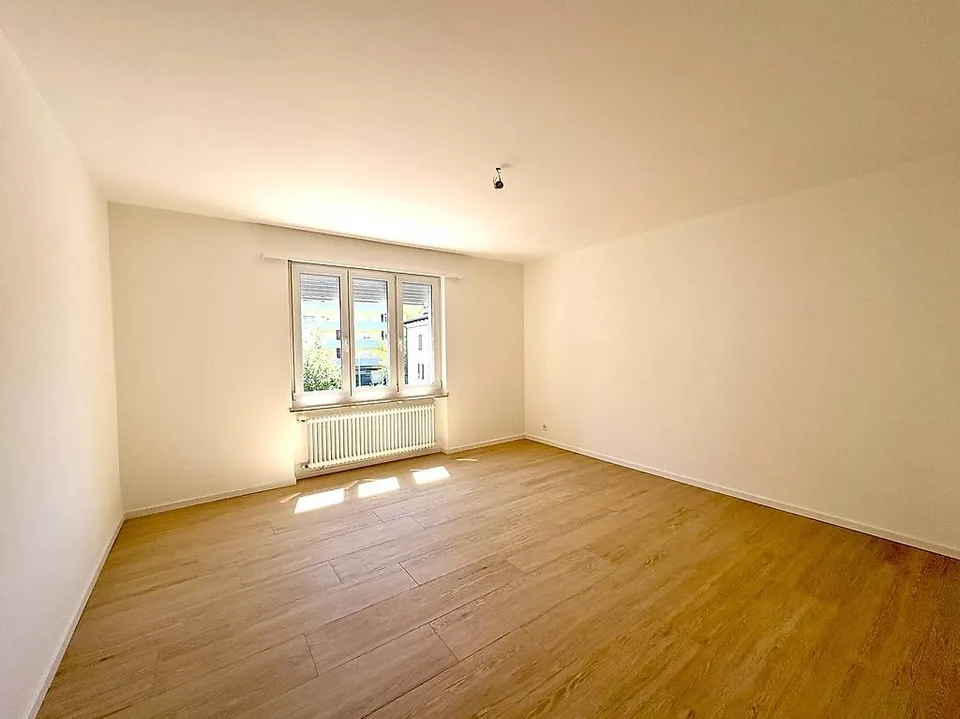 Komplett renoviert, nahe dem Bahnhof