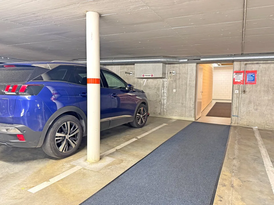 Attraktive Eigentumswohnung, 4½-Zimmer im Parterre, mit eigener Grünfläche und Tiefgaragenplatz – Foto 18 von 19
