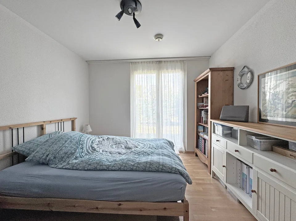 Attraktive Eigentumswohnung, 4½-Zimmer im Parterre, mit eigener Grünfläche und Tiefgaragenplatz – Foto 6 von 19