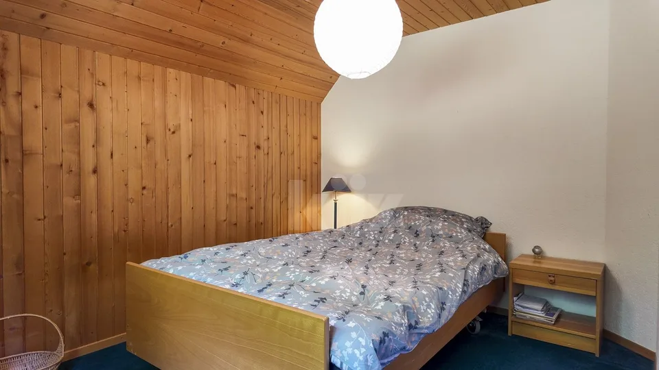 Einzigartiges Einfamilienhaus mit Balkon und großem Garten – Foto 8 von 13
