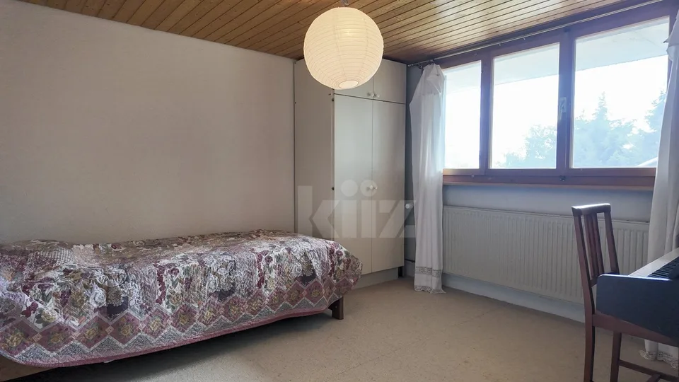 Einzigartiges Einfamilienhaus mit Balkon und großem Garten – Foto 7 von 13