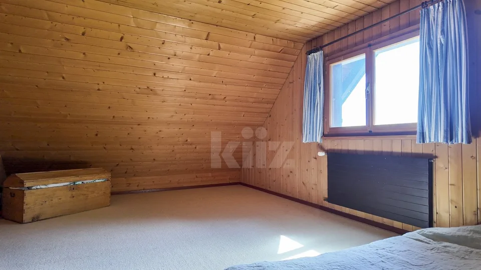 Einzigartiges Einfamilienhaus mit Balkon und großem Garten – Foto 10 von 13