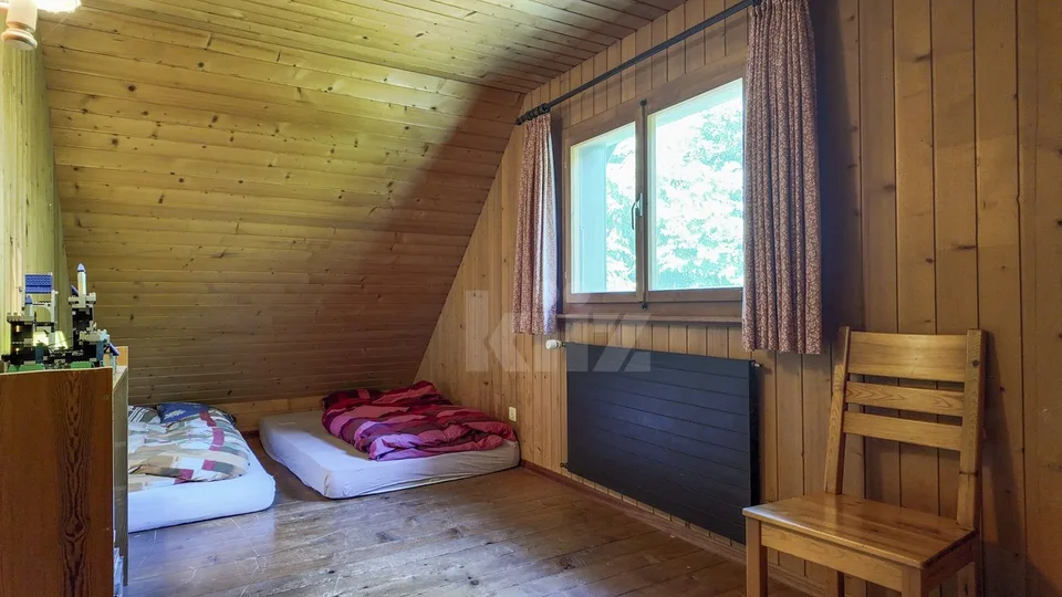 Einzigartiges Einfamilienhaus mit Balkon und großem Garten – Foto 11 von 13