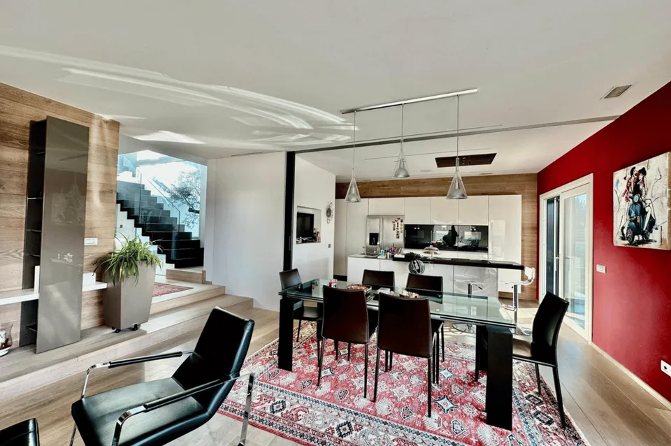 RAFFINIERTES VILLA MIT 5,5 ZIMMERN UND GROSSEN GARTEN IN COLDRERIO – Foto 13 von 14